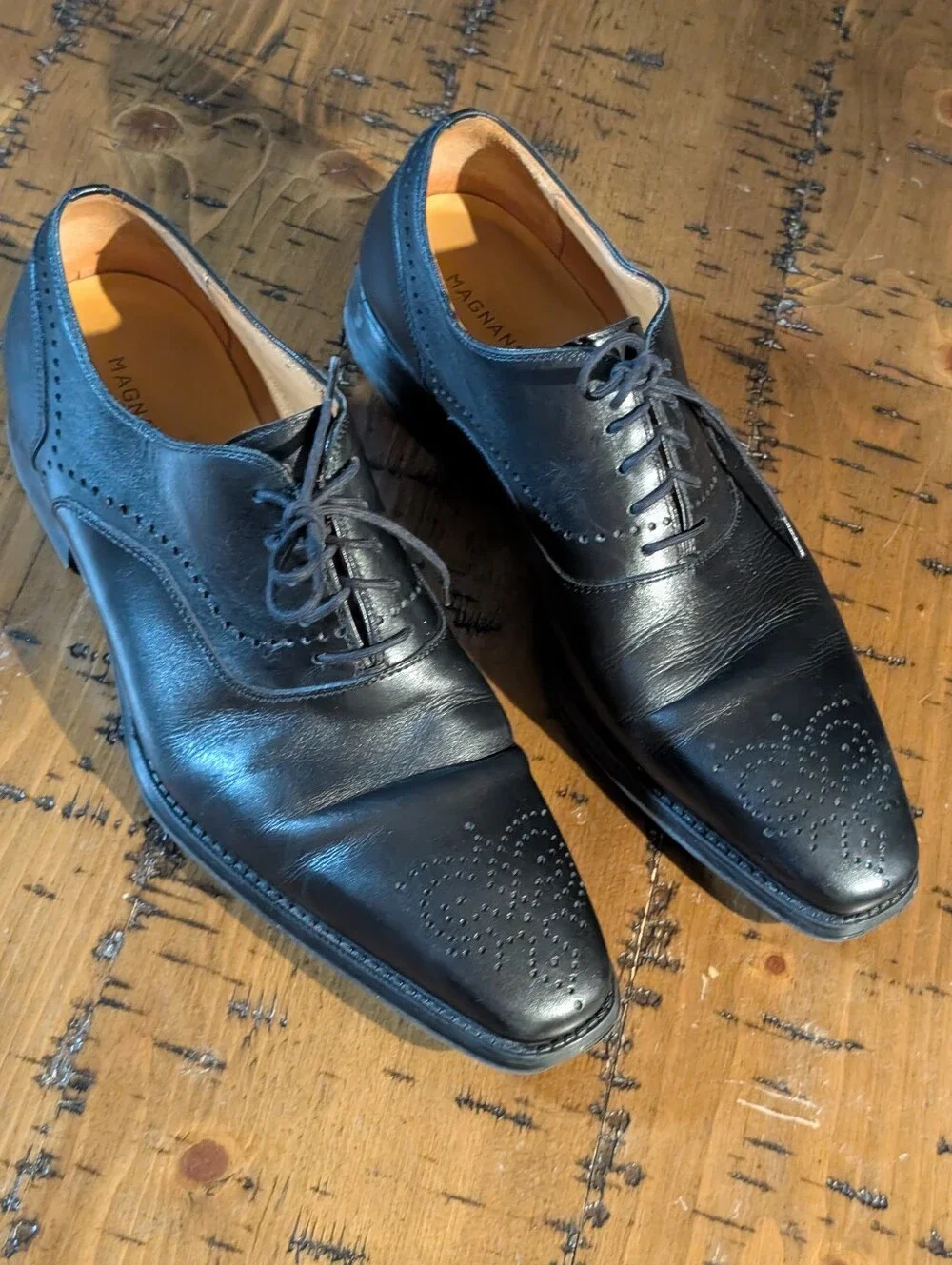 Magnanni 9.5 Black Henio Perforated Oxford